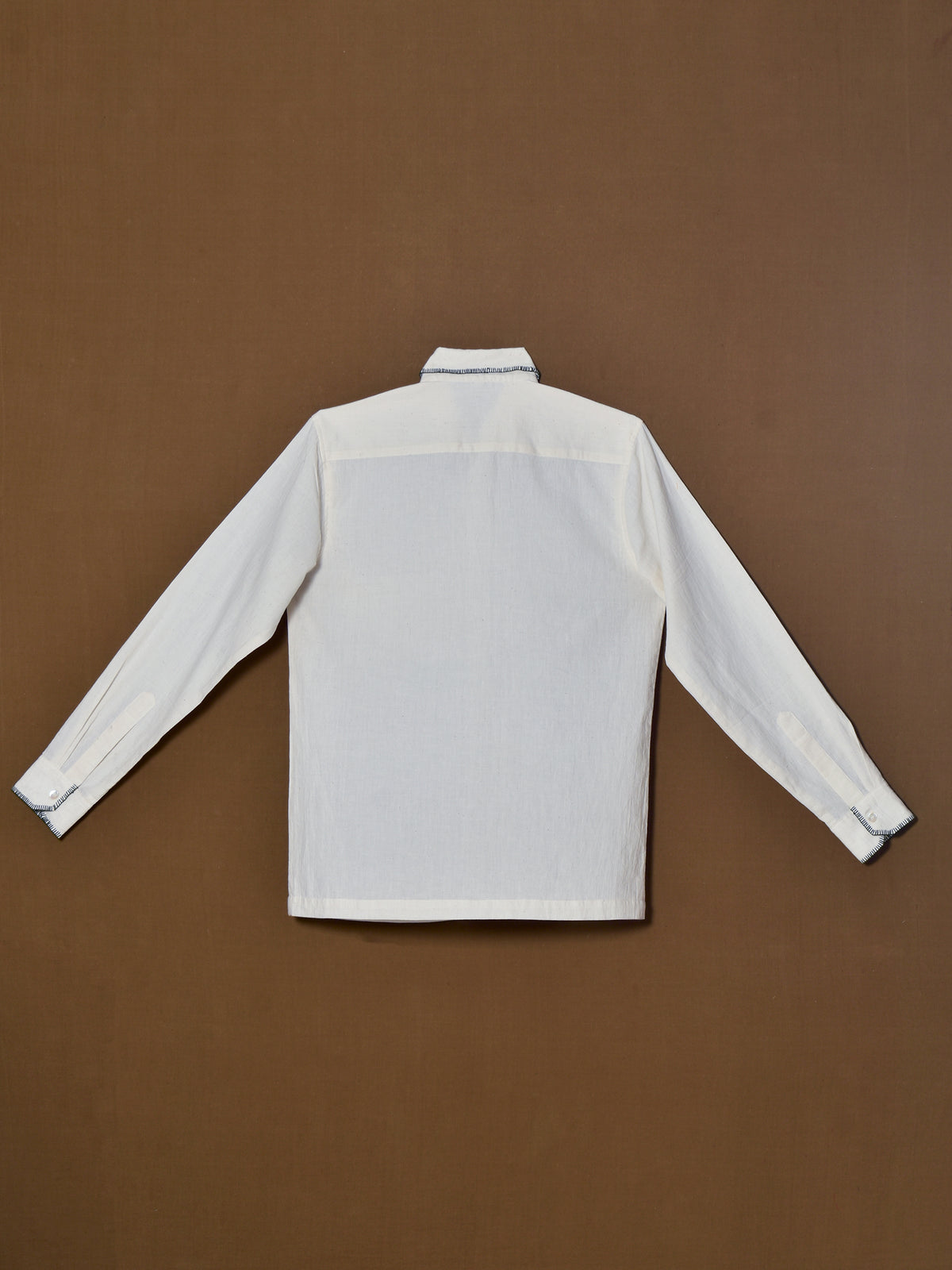 Camisa Bordada con Punto de Ojal